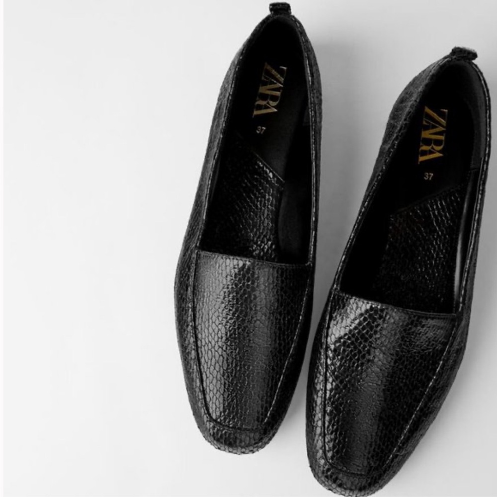 Zara | Women’s Black Shiny Faux Snakeskin Textured Slip-On Loafers Flats Sz 7.5
